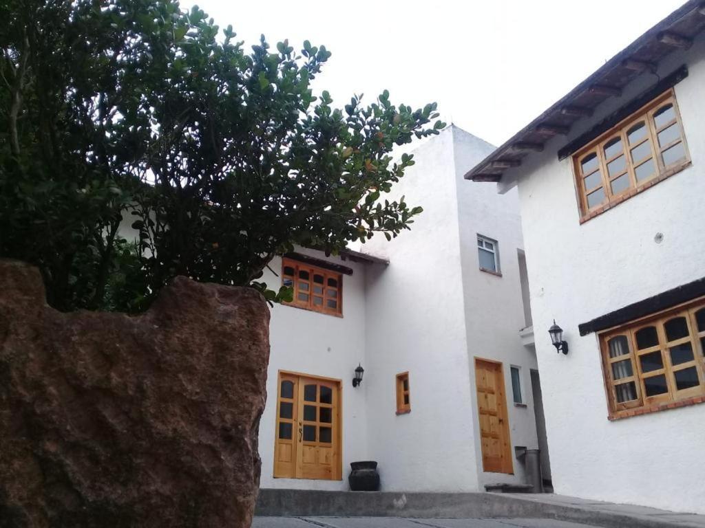 Hotel Del Rio هواسكا دي أوكامبو المظهر الخارجي الصورة